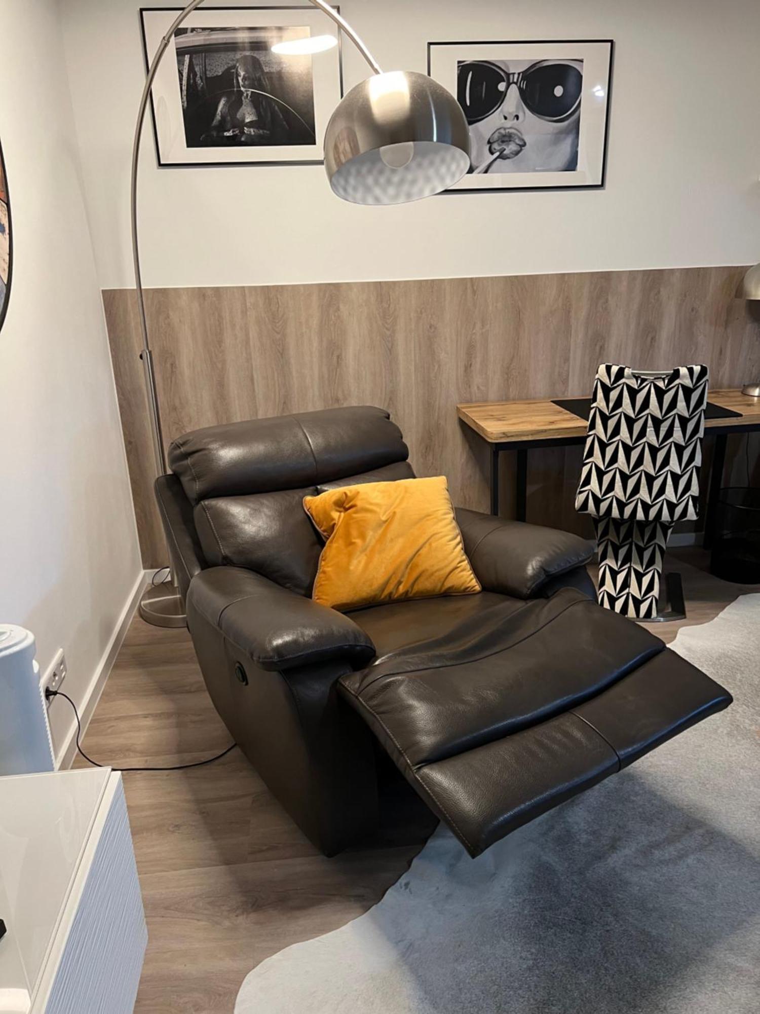 Grosse Gemuetliche Ferienwohnung Mit Klimaanlage, Parkplatz Inklusive Top ! Fürth エクステリア 写真
