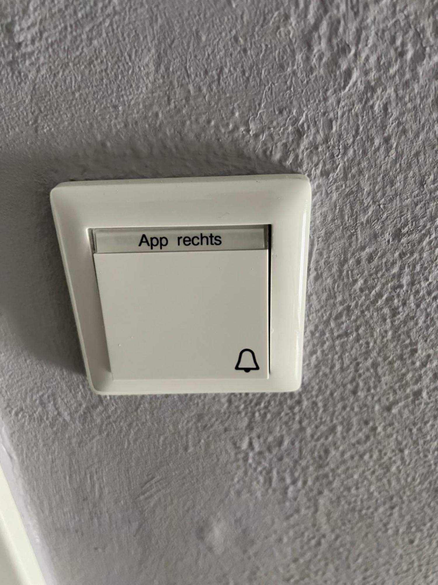 Grosse Gemuetliche Ferienwohnung Mit Klimaanlage, Parkplatz Inklusive Top ! Fürth エクステリア 写真