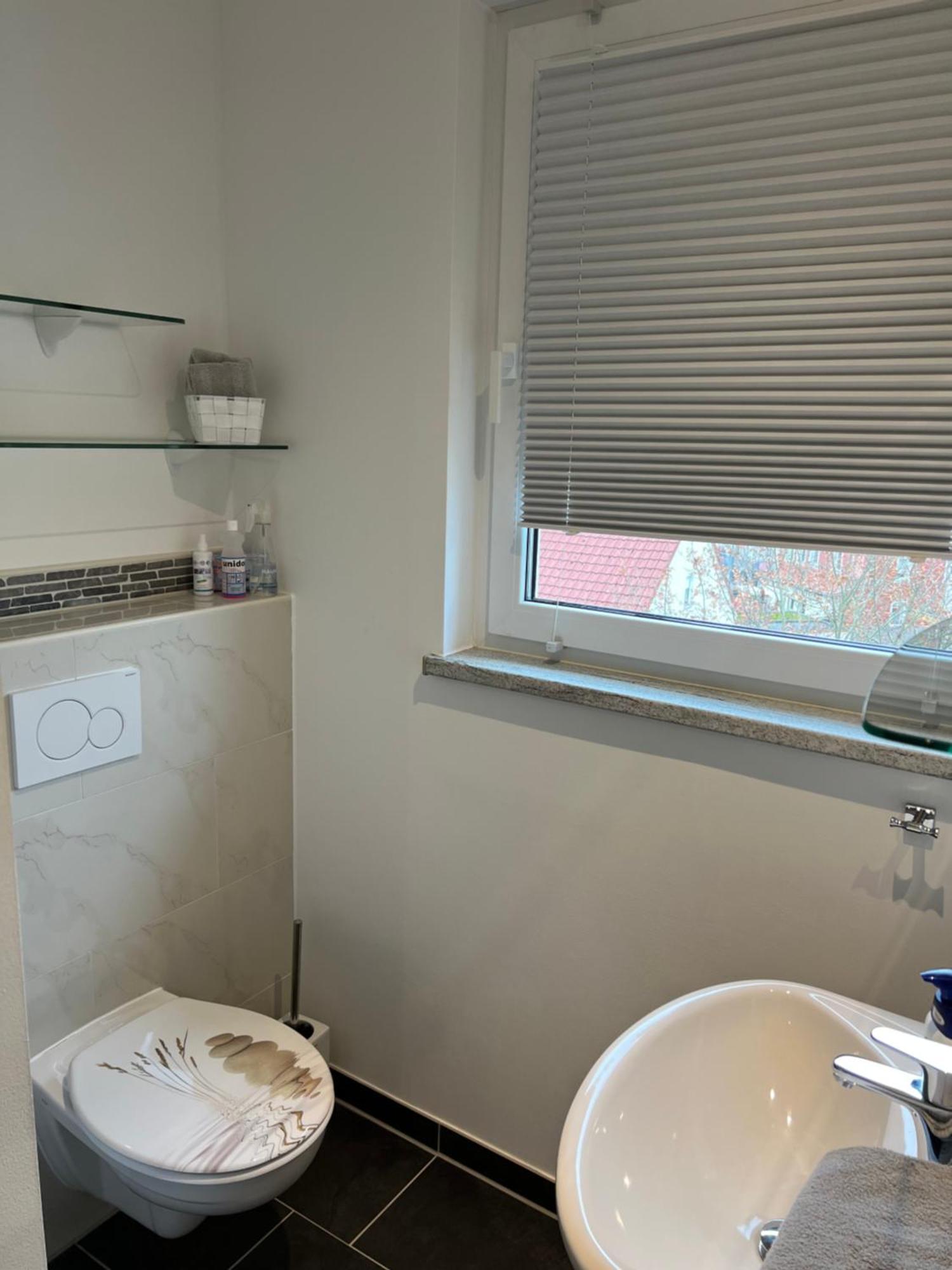 Grosse Gemuetliche Ferienwohnung Mit Klimaanlage, Parkplatz Inklusive Top ! Fürth エクステリア 写真
