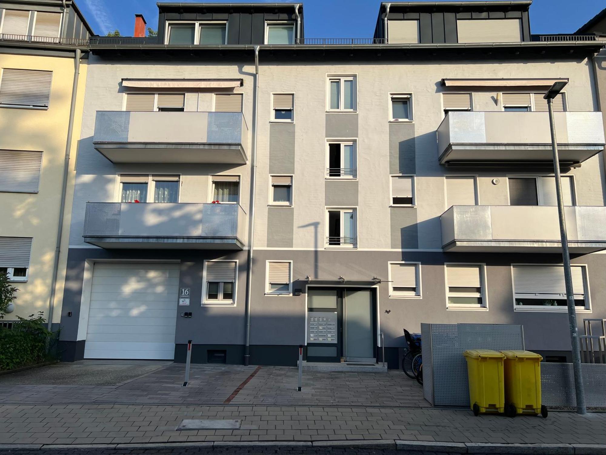 Grosse Gemuetliche Ferienwohnung Mit Klimaanlage, Parkplatz Inklusive Top ! Fürth エクステリア 写真