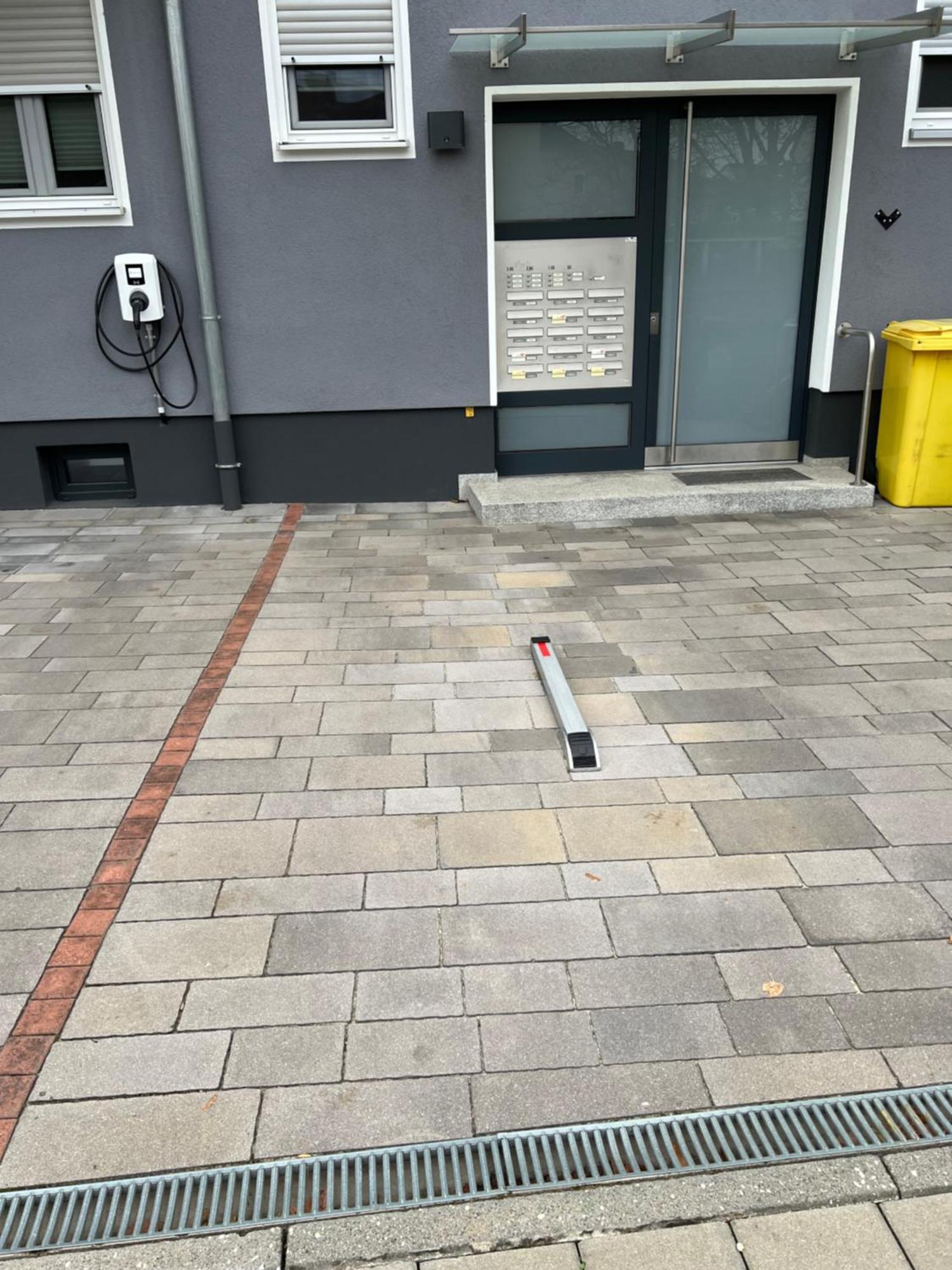 Grosse Gemuetliche Ferienwohnung Mit Klimaanlage, Parkplatz Inklusive Top ! Fürth エクステリア 写真
