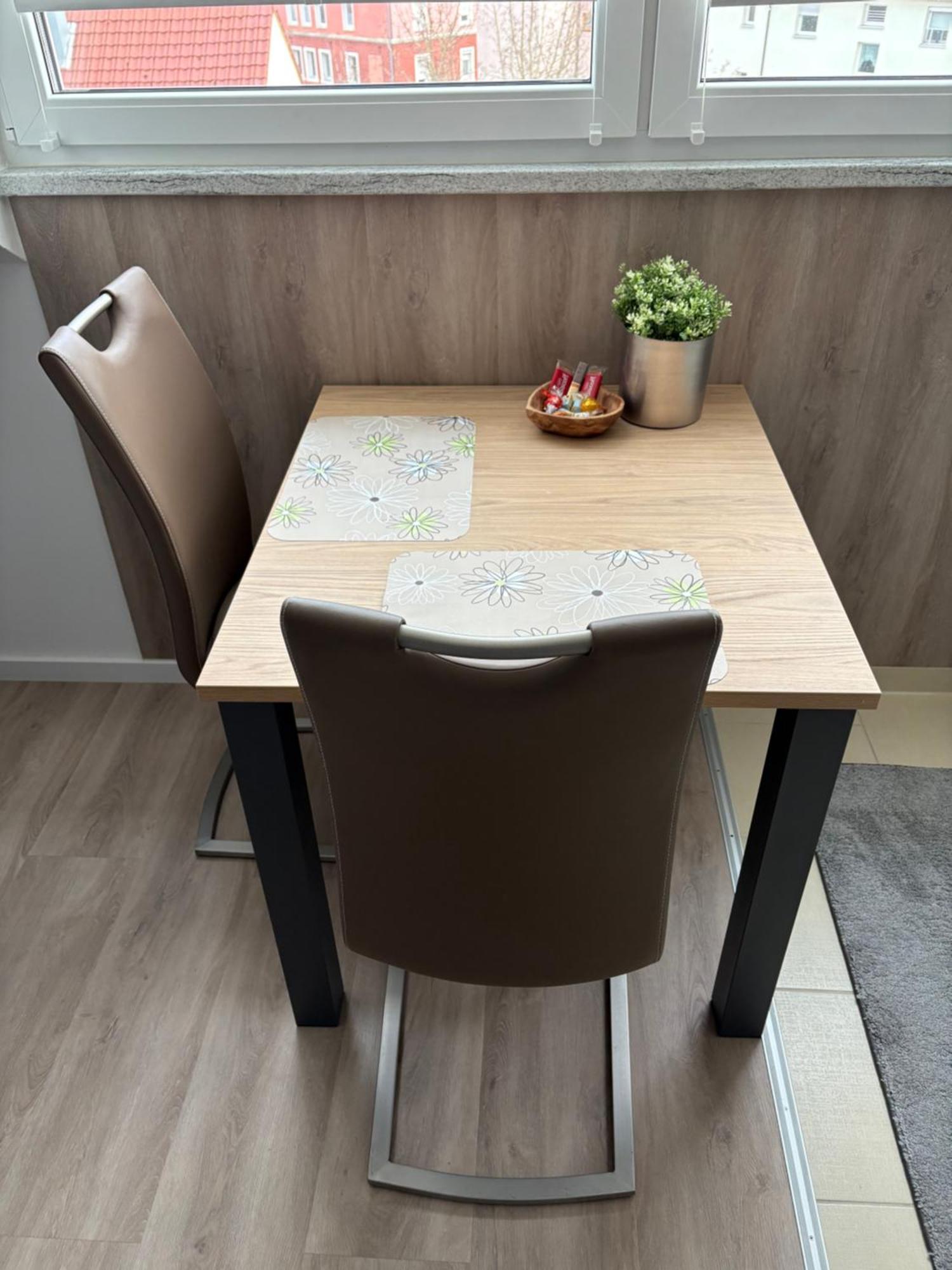 Grosse Gemuetliche Ferienwohnung Mit Klimaanlage, Parkplatz Inklusive Top ! Fürth エクステリア 写真
